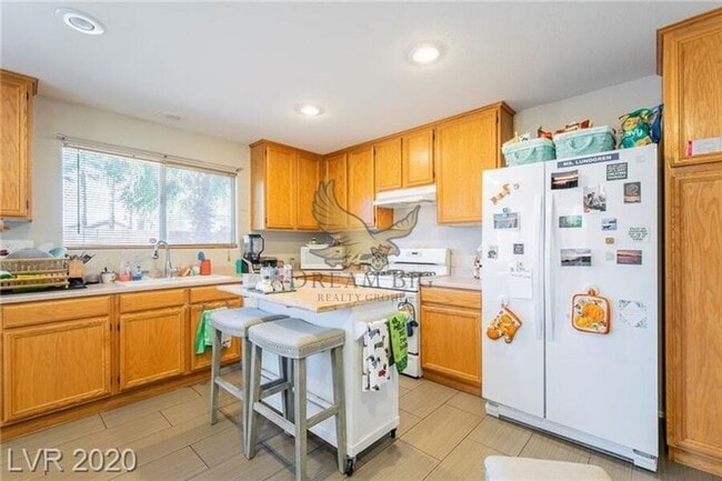 Building Photo - 548 Haunts Walk Ave