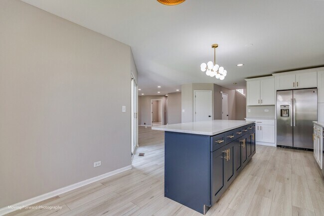 Building Photo - 1655 Whispering Oaks Dr
