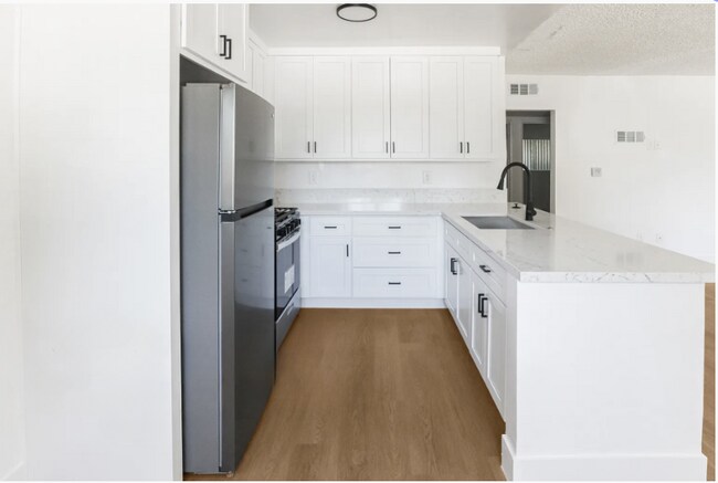 Foto del edificio - 13910 Sayre St