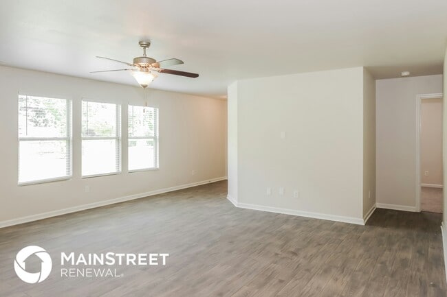 Building Photo - 30037 Westfield Dr