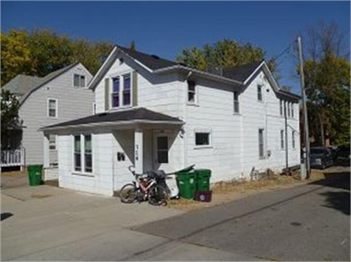 Building Photo - 314 E. Cherry