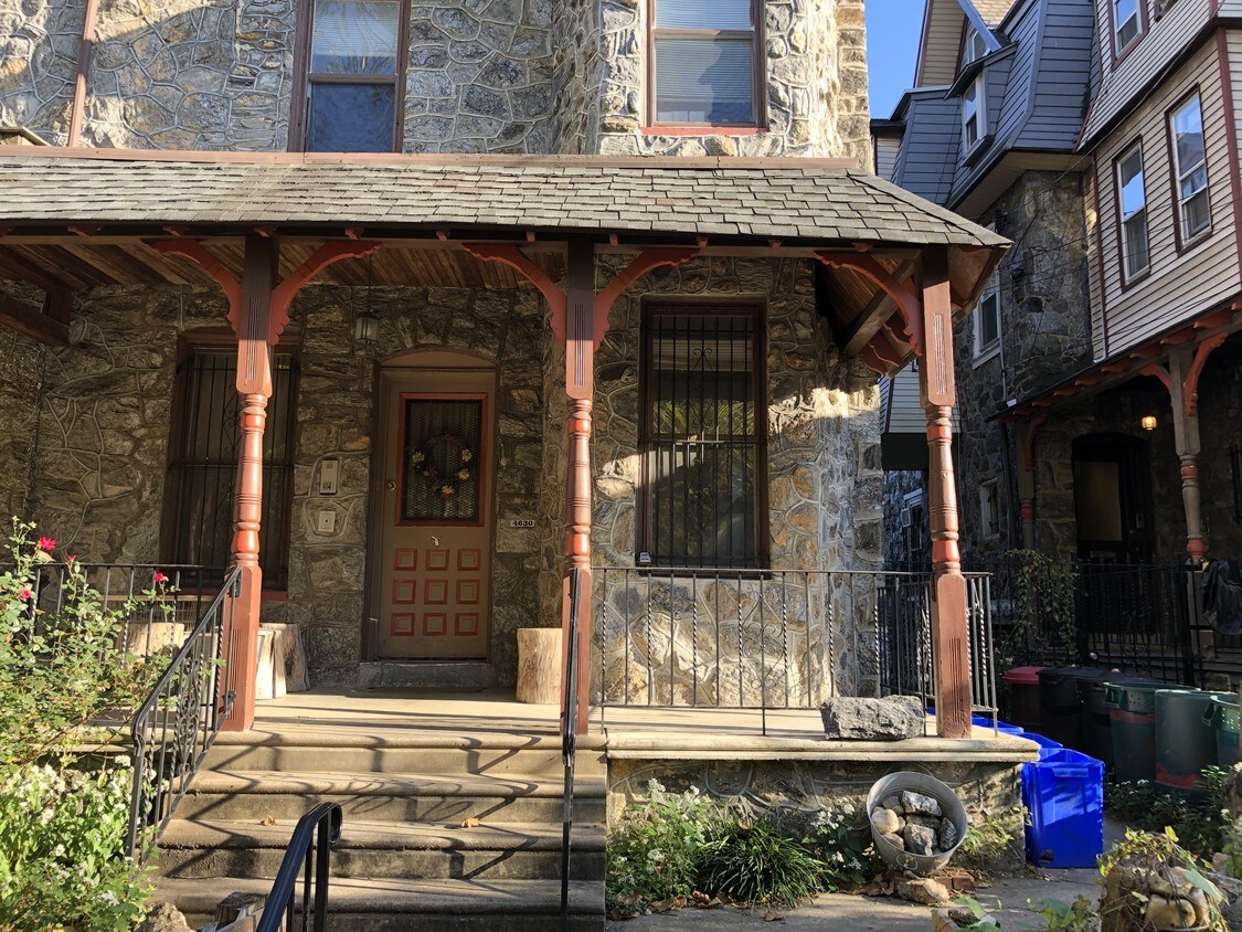 Foto principal - 4630 Chester Ave