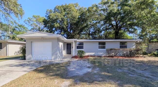 Foto del edificio - 2943 Searchwood Dr