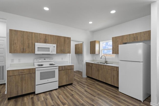 Building Photo - 1504 Unity Dr