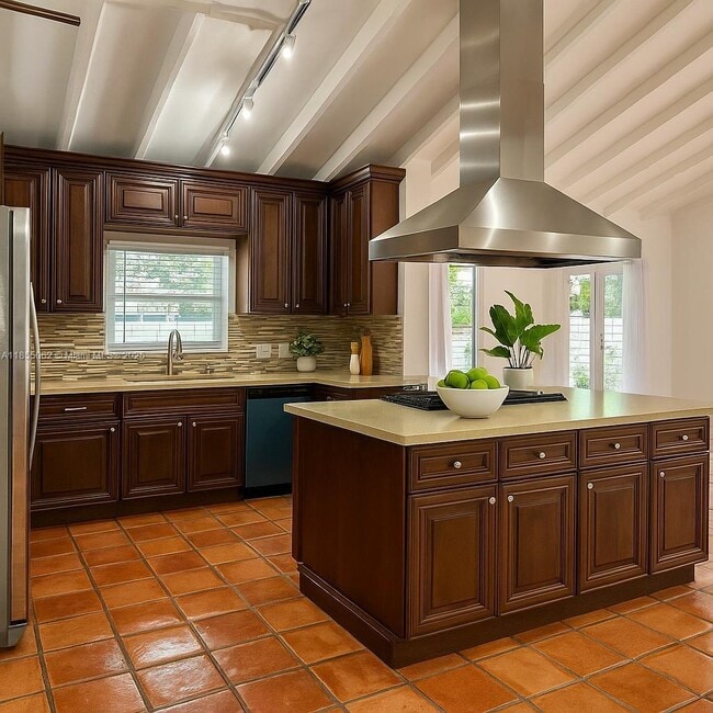 Building Photo - 3850 Crawford Ave