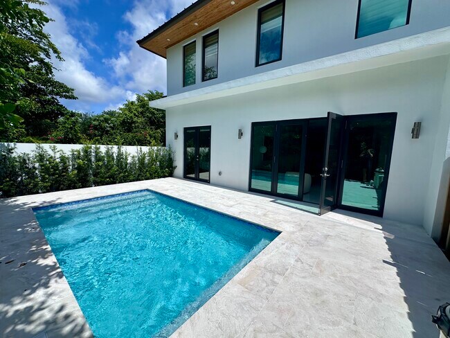 Foto del edificio - 8410 SW 65th Ave