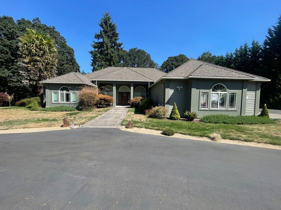 Primary Photo - Beautiful 4 Bedroom on 2.5 Acres!