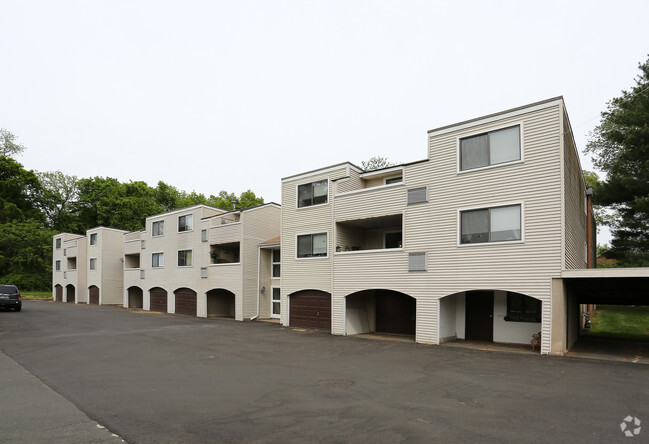 Foto del edificio - Sprucewood Apartments