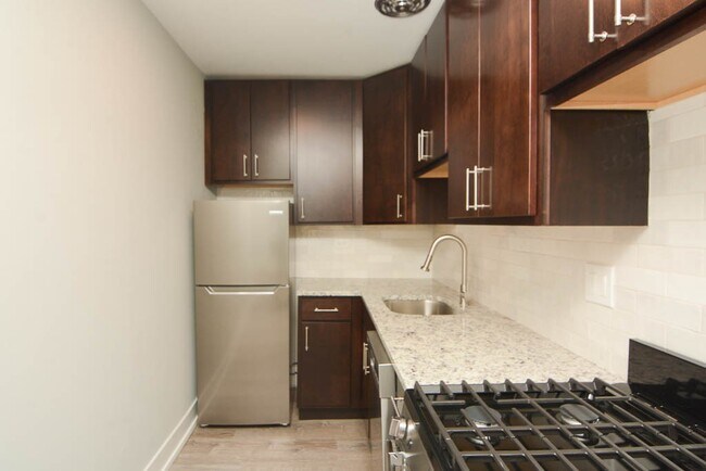 Foto del edificio - 450 W Barry Ave