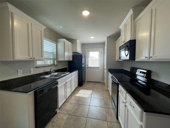 Building Photo - 3003 Weave Ct