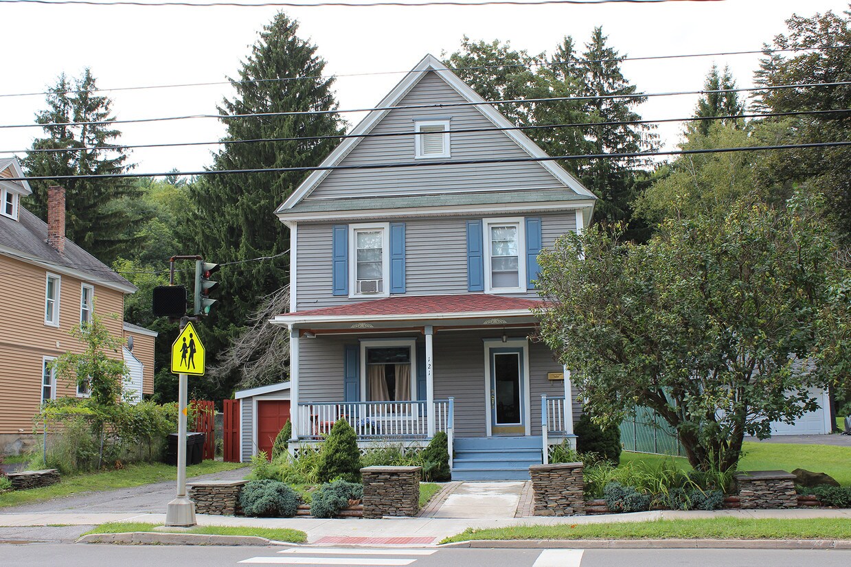 Primary Photo - 121 East St