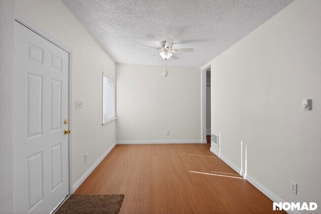 Building Photo - Charming 2 Bedroom 1 Bath Apartment For Rent