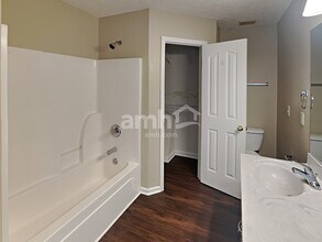 Building Photo - 3414 Leslie Ln