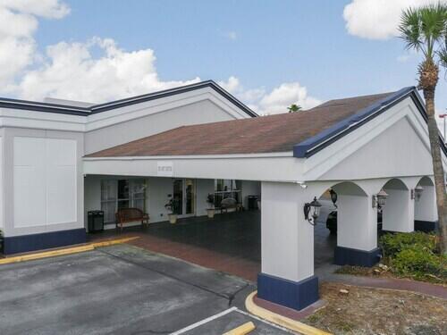 Foto del edificio - 8700 S Orange Blossom Trl