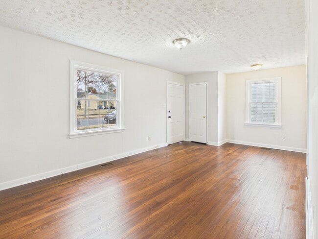 Building Photo - 2609 Harold Ave