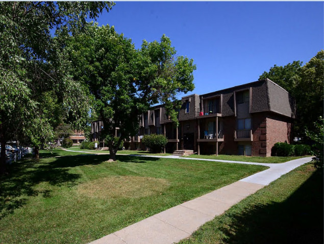 Foto del edificio - Benson Garden Apartments