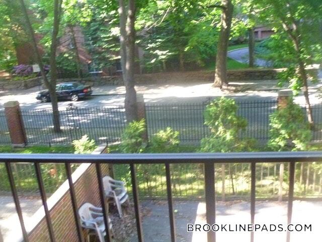 Building Photo - 135 Pleasant St