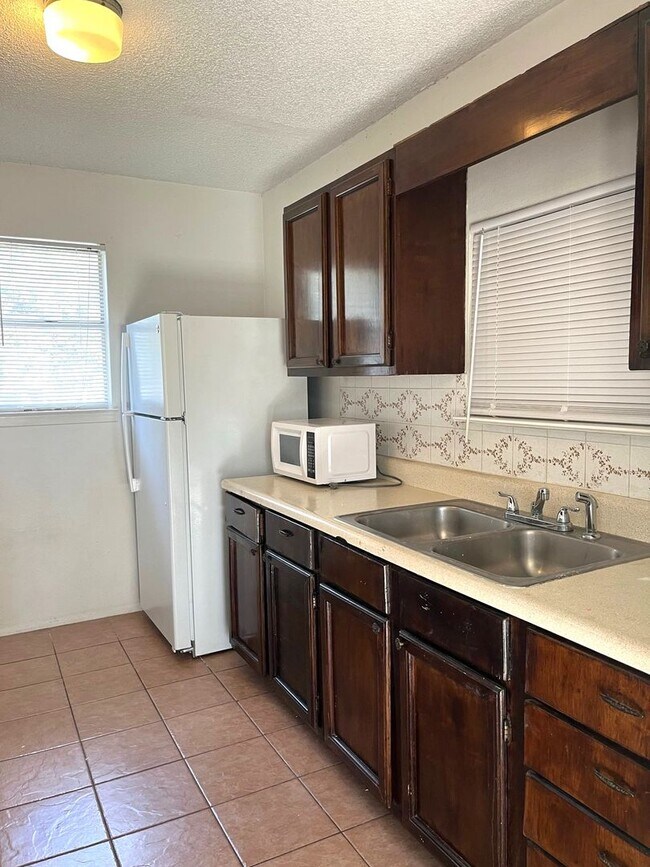 Foto del edificio - 16806 Ledgestone Dr