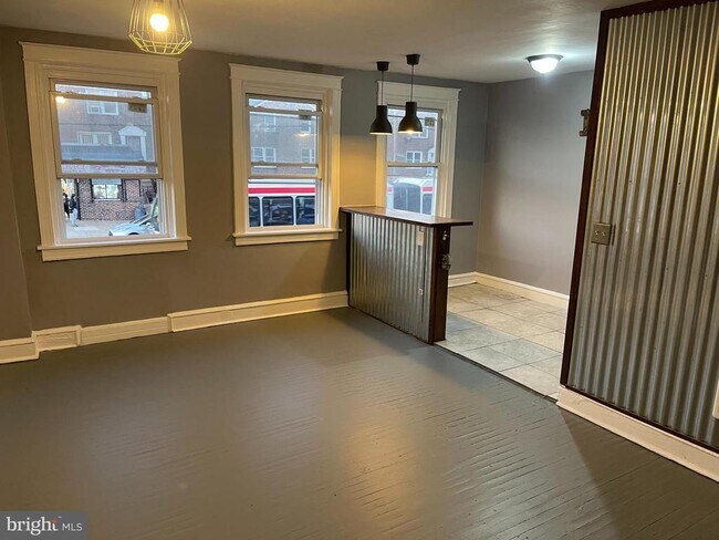 Foto del edificio - 5437 Torresdale Ave