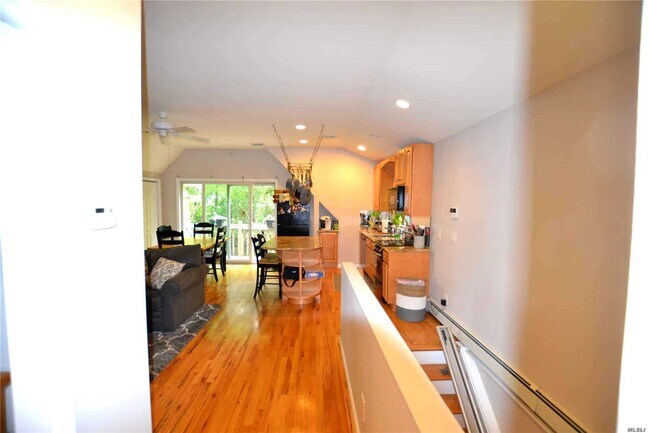 Building Photo - N. N Side Rd