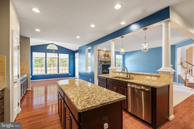 Building Photo - 3175 Fledgling Cir