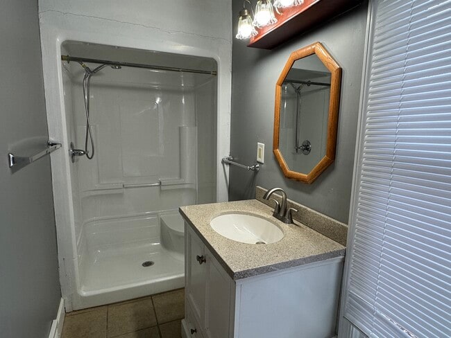 Foto del edificio - 710 E 13th St