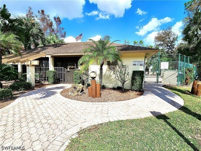 Building Photo - 15075 Parkside Dr