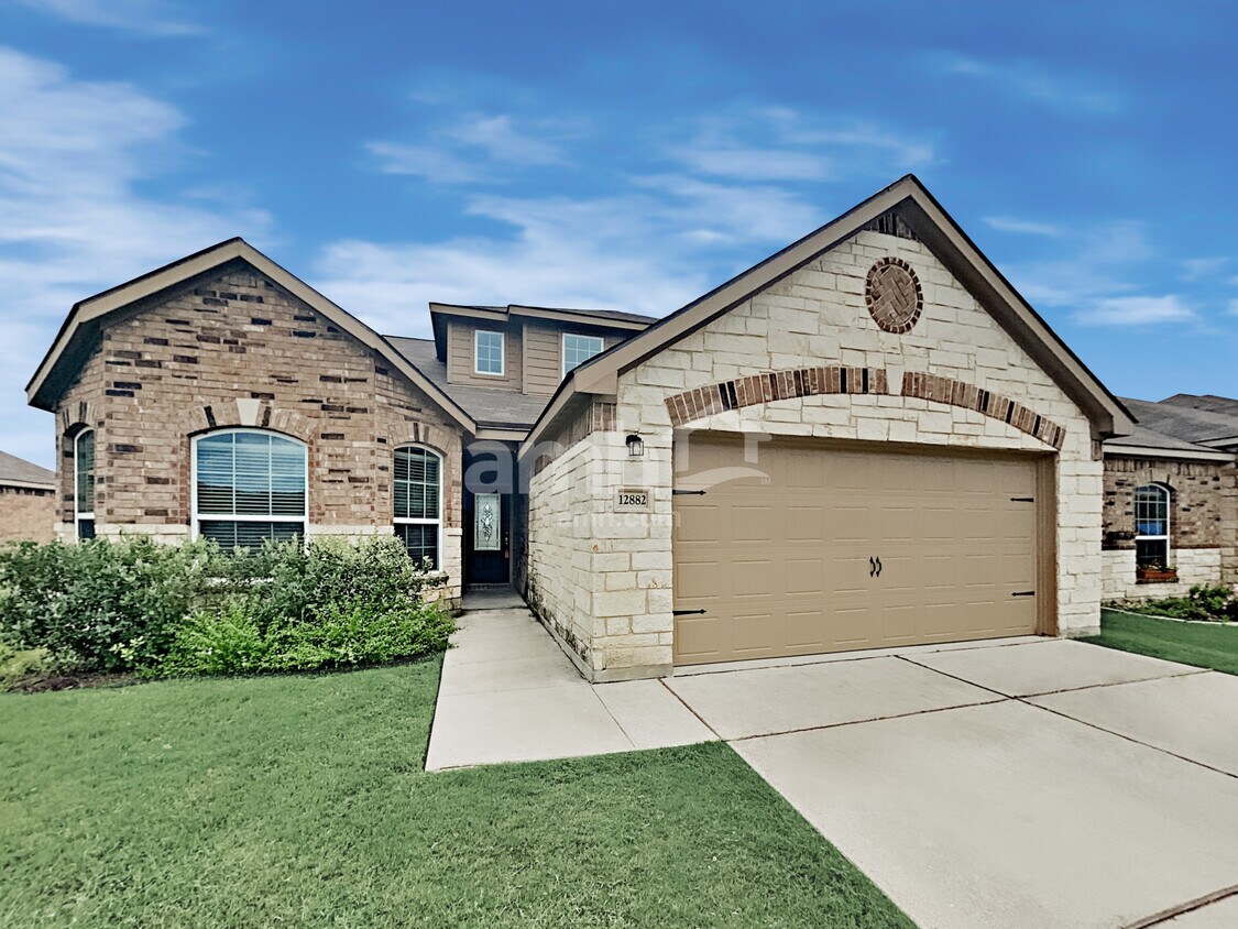Primary Photo - 12882 Cedarcreek Trail