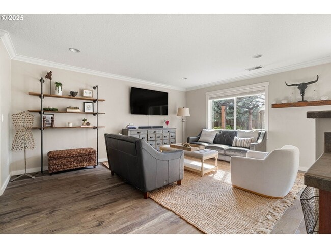 Building Photo - Beautiful 4 Bed, 3 Bath Canby Home for Rent
