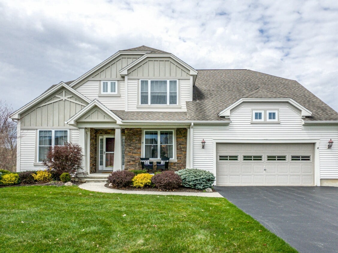 10 Outlook Dr N, Mechanicville, NY 12118 House Rental in