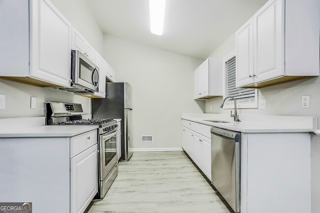 Building Photo - 7723 Oakvale Dr