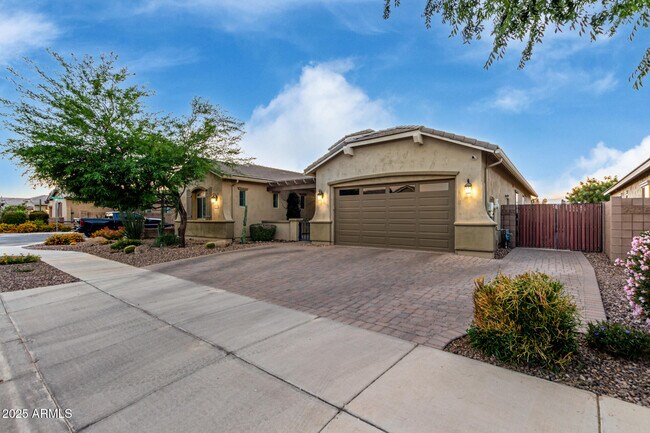 Building Photo - 20176 E Nighthawk Way