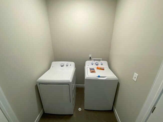 Foto del edificio - Lathrup Court Apartments