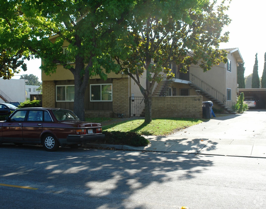 Primary Photo - 1378 Kingfisher Way