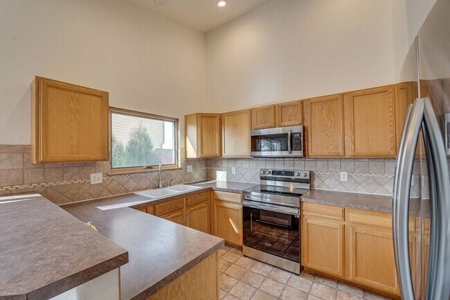 Building Photo - 420 Sorrel Dr