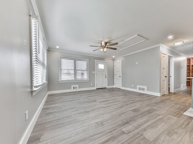 Foto del edificio - 2406 Pine Dr NW