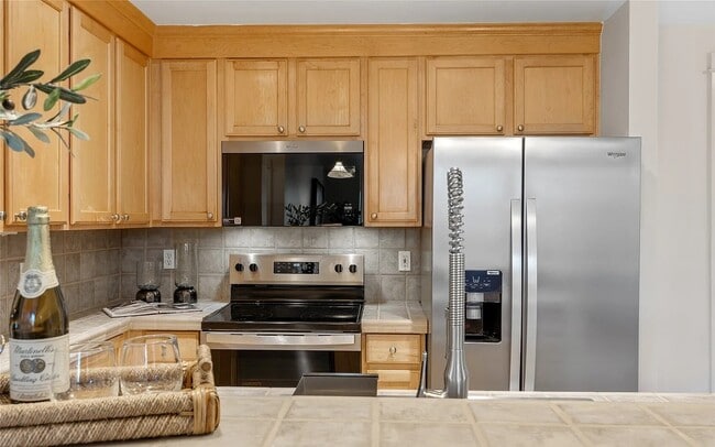 Photo - 55 Williams Avenue South Apartment