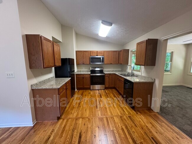 Foto del edificio - 1029 Surmont Ct