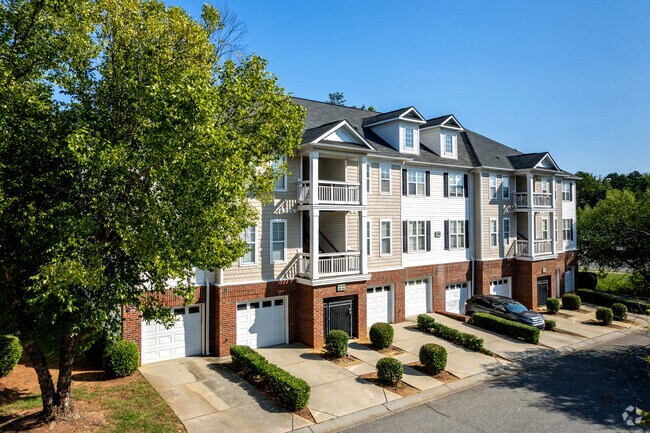 Building Photo - 3156 Walnut Park Dr
