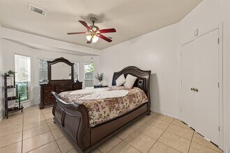 Building Photo - 16315 April Ridge Dr