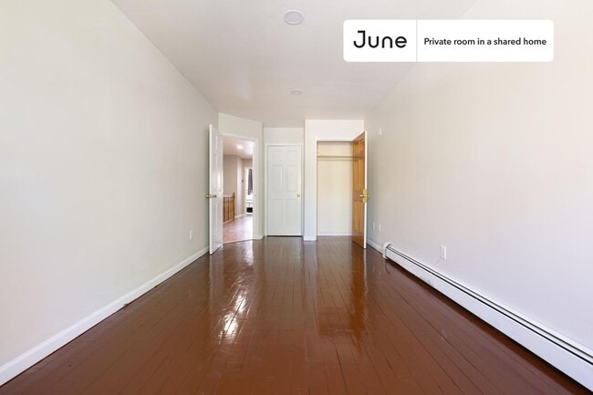 Building Photo - Room in Shared 4 bed/3 bath home