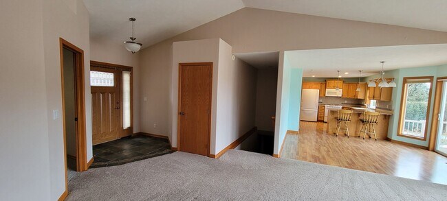 Foto del edificio - HUGE!  4 Bed Family Home in Mead Available...