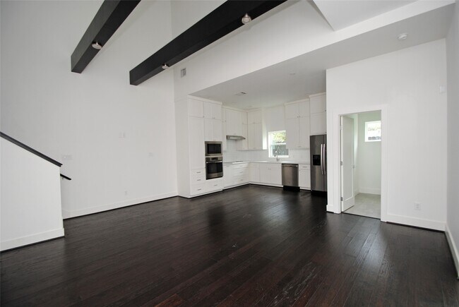 Foto del edificio - 7707 Jack Oak Ave
