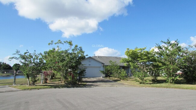 Building Photo - Spacious 3-Bedroom Home in Watermill Cove ...