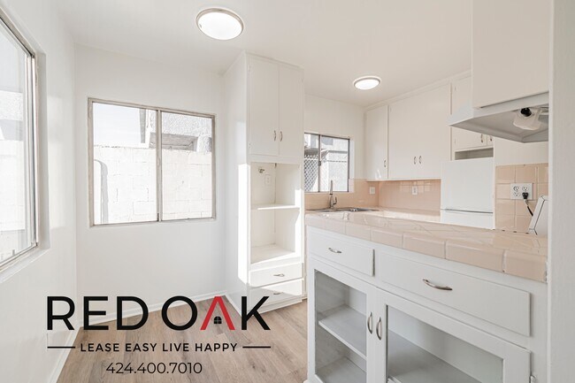 Foto del edificio - 6045 1/4 Whitsett Ave-35