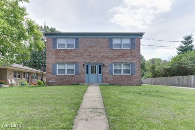 Building Photo - 505 E Cypress St