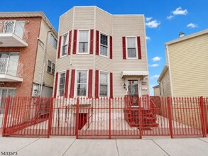 Building Photo - 921 Paterson Plank Rd