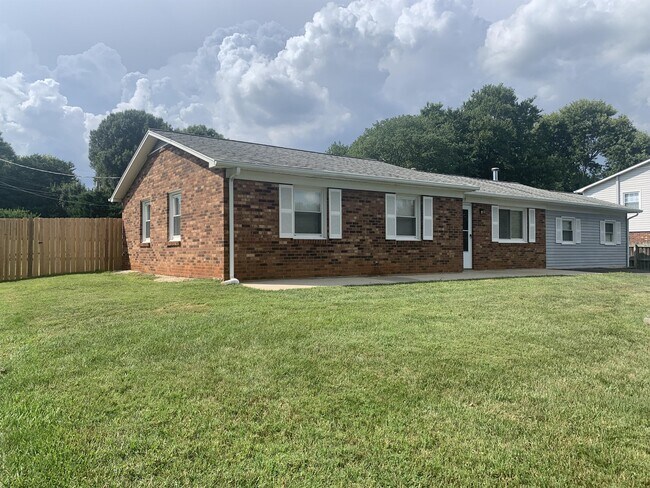 Building Photo - 2308 Swindon Ln
