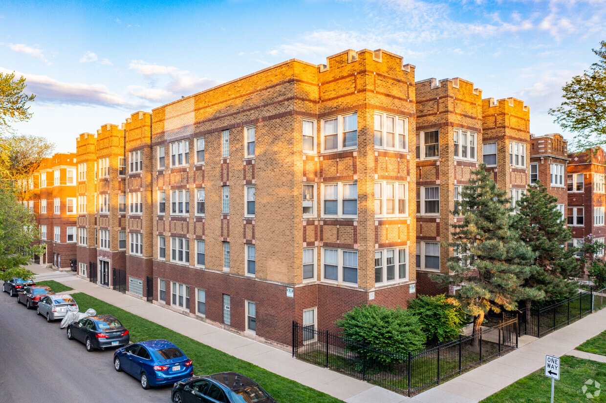 4867-71 Washtenaw / 2653 - 2657 W Ainslie - 4871 N Washtenaw Apartments