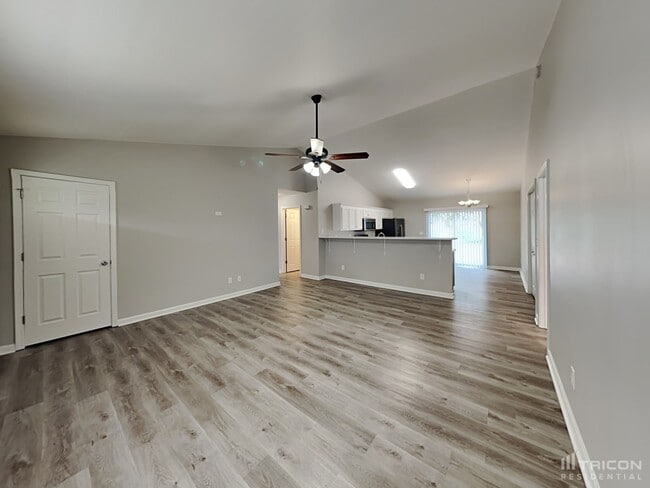 Building Photo - 868 Loch Lomond Cir